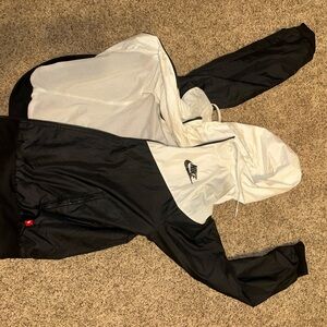 Nike Men's Black and White Windbreaker